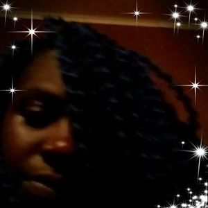 Meet your Posher, Malia